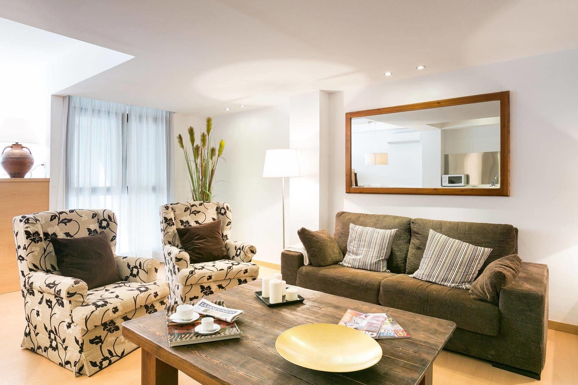 Serennia Cest Apartamentos Arc De Triomf Barselona Dış mekan fotoğraf