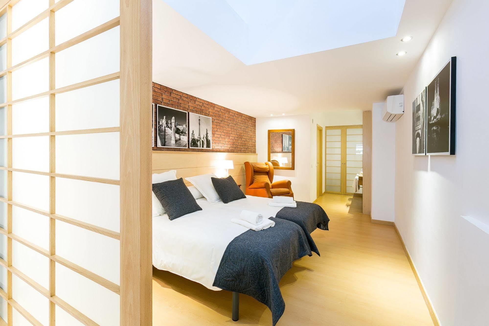Serennia Cest Apartamentos Arc De Triomf Barselona Dış mekan fotoğraf